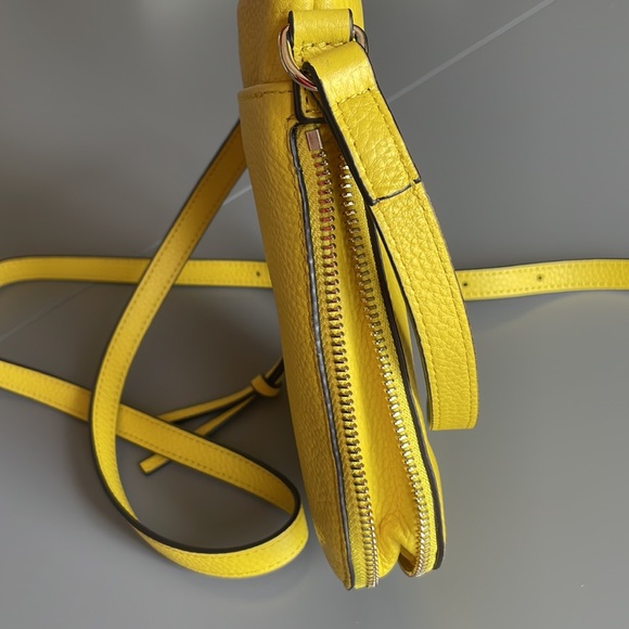 Vince Camuto Slim phone case Crossbody in lemon yellow - Picture 12 of 16